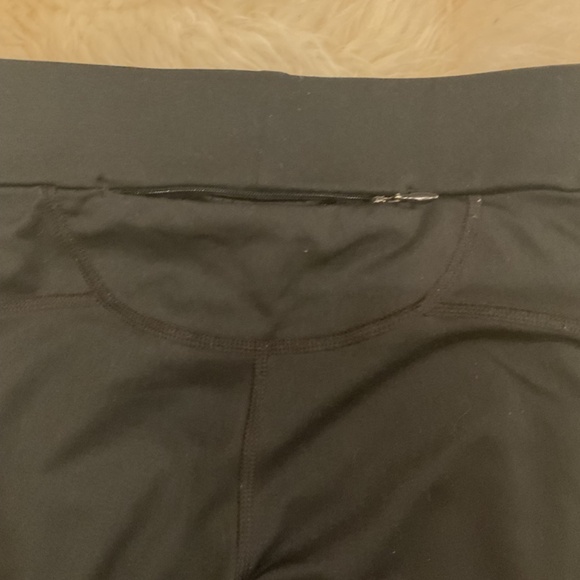Women’s Under Armour Black Athletic Pants Size Medium - Picture 7 of 7